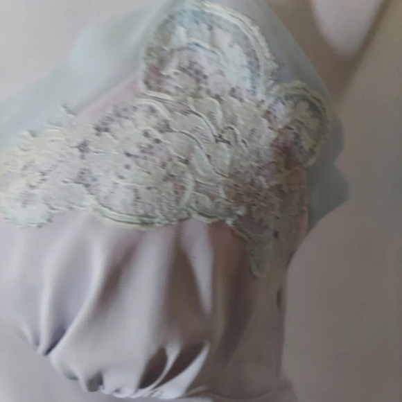 Vintage Baby Blue Kayser Tiny Pleats and Lace Full Slip with Adjustable Shoulder - Picture 6 of 16